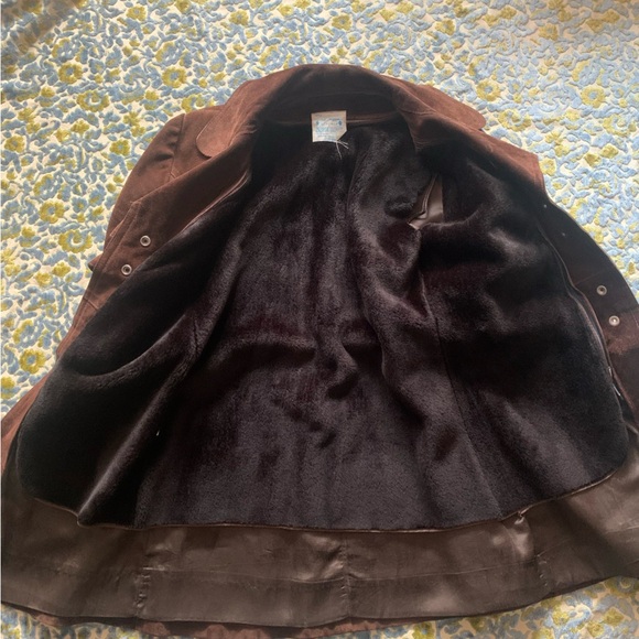 Vintage | Made in Canada | Rich brown suede leather jacket | Faux fur lined - Picture 15 of 15